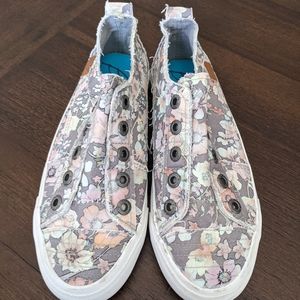 Blowfish Gray Gypsy Canvas Slip-on Size 7